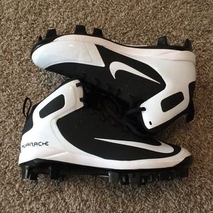 Brand new Nike men’s alpha huarache pro mid cleats